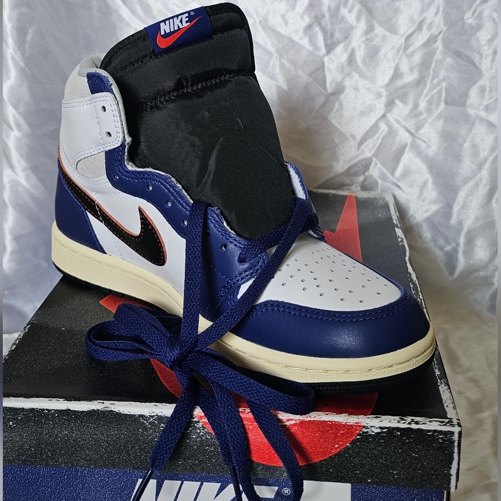 Nike Retro Jordan 1 High-Top Blue / White / Black